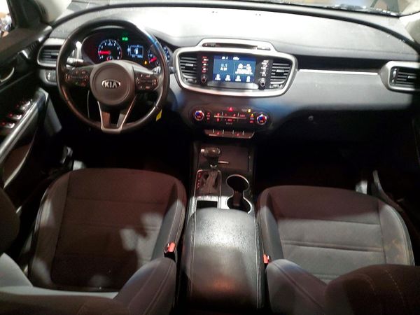 2017 KIA SORENTO L, LX