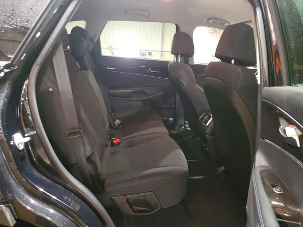 2017 KIA SORENTO L, LX