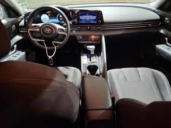 2022 HYUNDAI ELANTRA SEL w/Convenience Pkg
