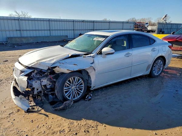 2013 LEXUS ES350 350 — Front 3/4