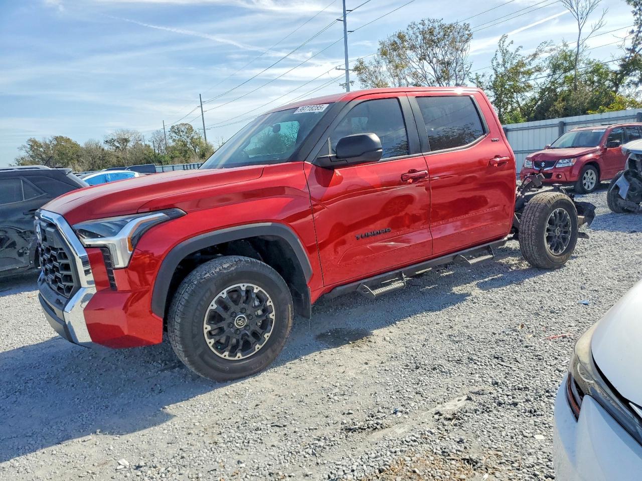2024 TOYOTA TUNDRA SR5