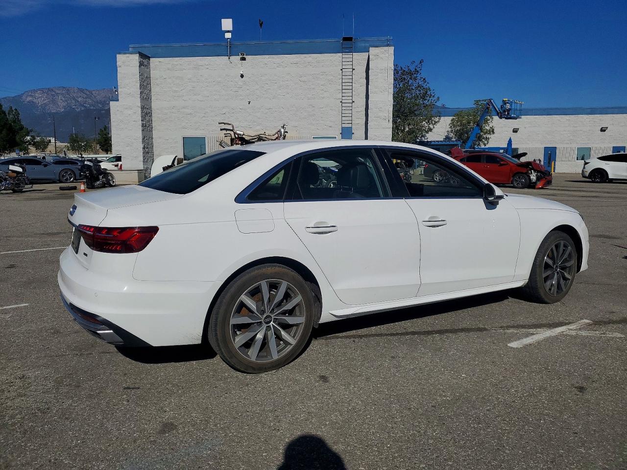 2022 AUDI A4 quattro Premium