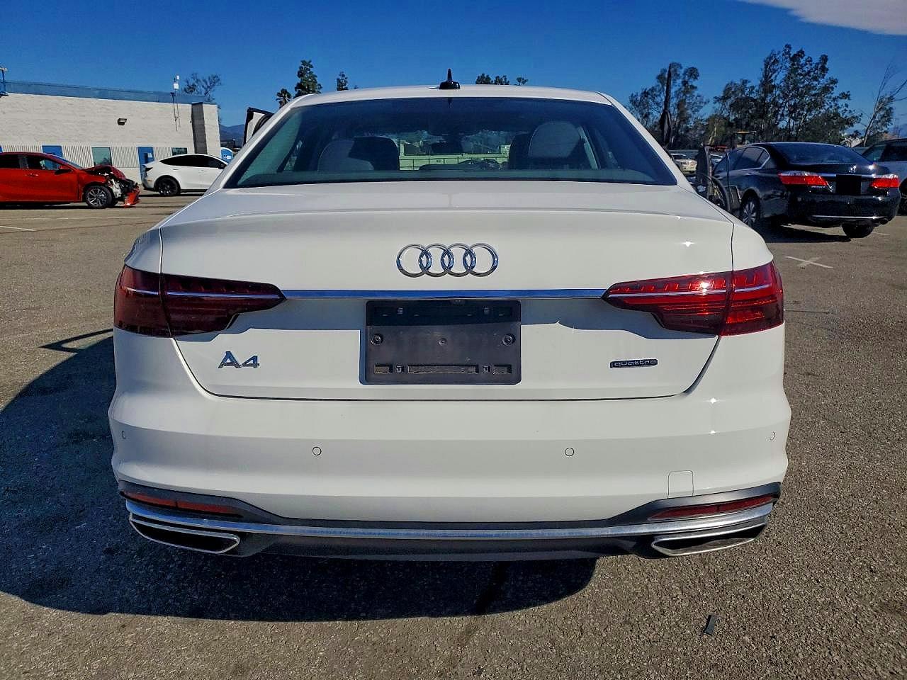 2022 AUDI A4 quattro Premium