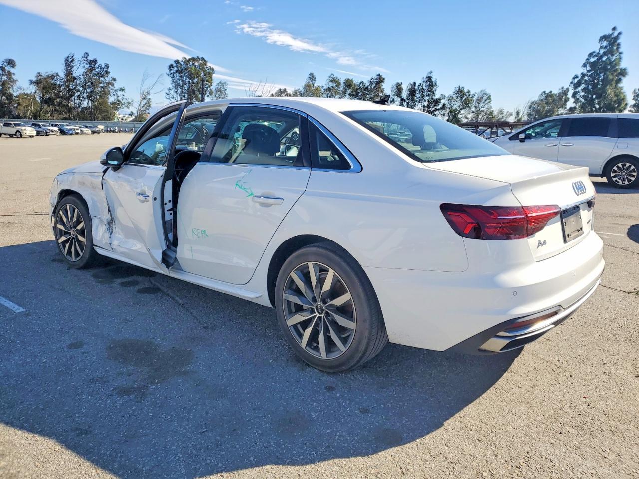 2022 AUDI A4 quattro Premium