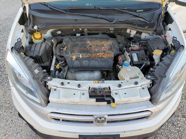 2018 RAM PROMASTER CITY SLT — Engine bay