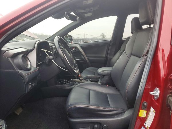 2018 TOYOTA RAV4 SE