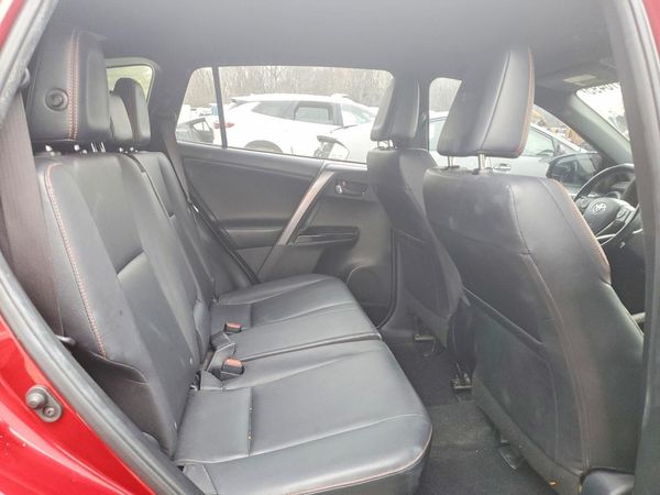 2018 TOYOTA RAV4 SE