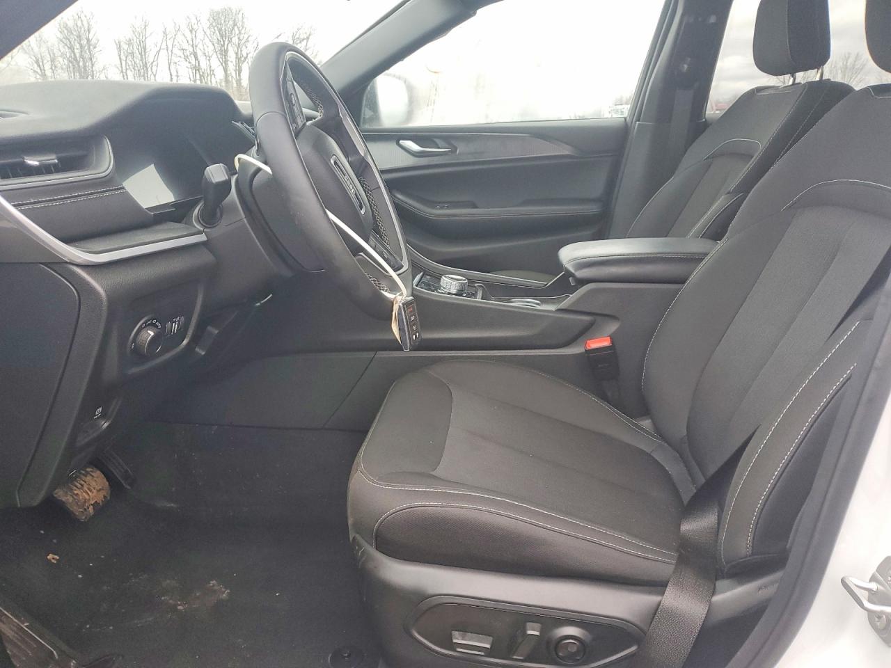 2025 JEEP GRAND CHEROKEE Laredo, Altitude