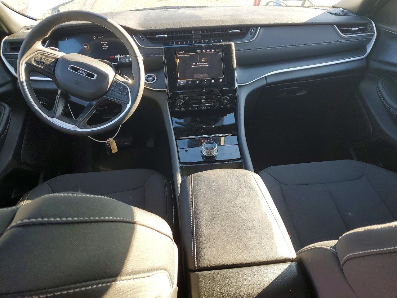 2025 JEEP GRAND CHEROKEE Laredo, Altitude