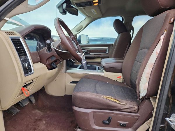 2014 RAM 1500 SLT CREW CAB 4X4