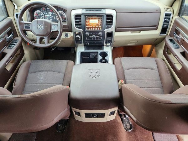 2014 RAM 1500 SLT CREW CAB 4X4