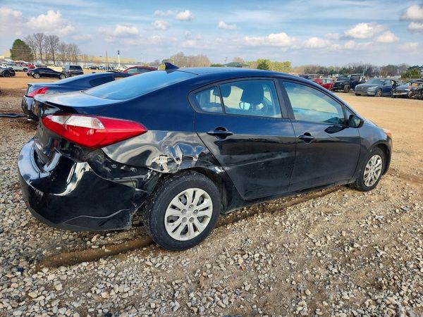 2016 KIA FORTE GL (Middle-Low Grade)