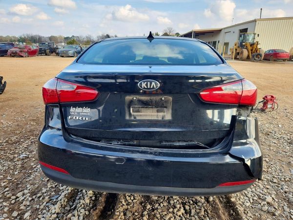 2016 KIA FORTE GL (Middle-Low Grade)