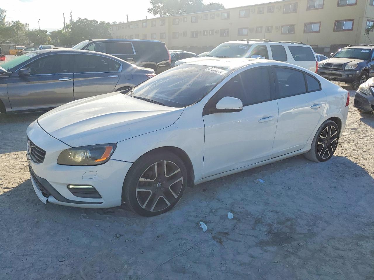 2017 VOLVO S60 Dynamic