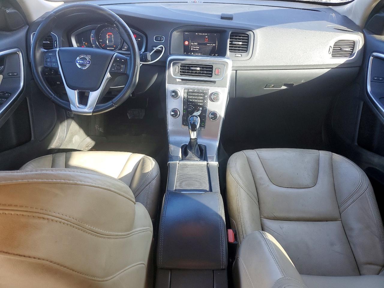 2017 VOLVO S60 Dynamic
