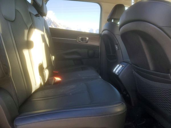 2022 KIA SORENTO S